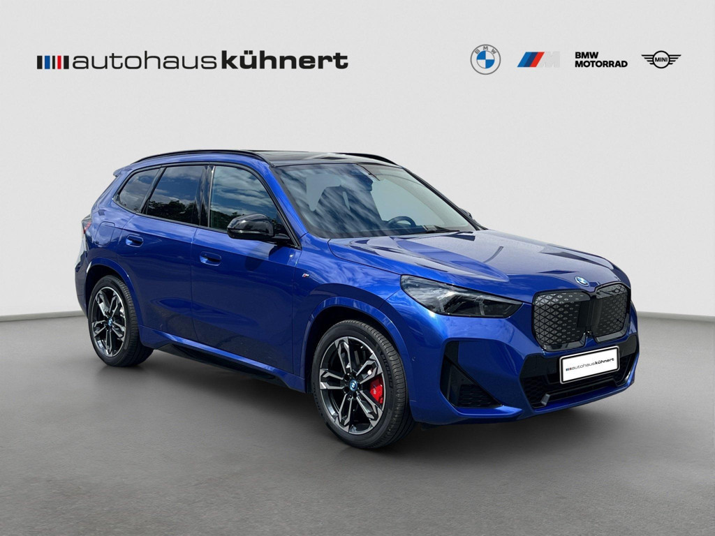 BMW iX1