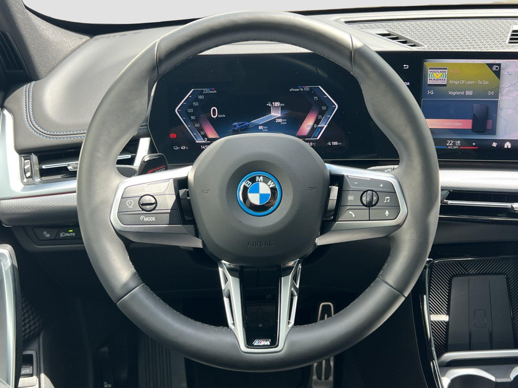 BMW iX1