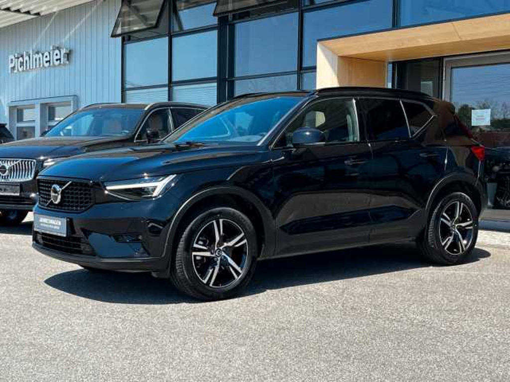 Volvo XC40 Plus Dark