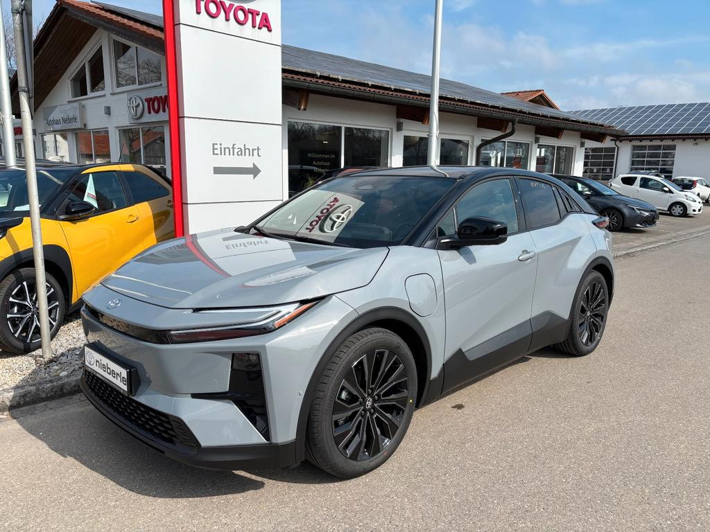 Toyota C-HR Vierwielaandrijving Lounge