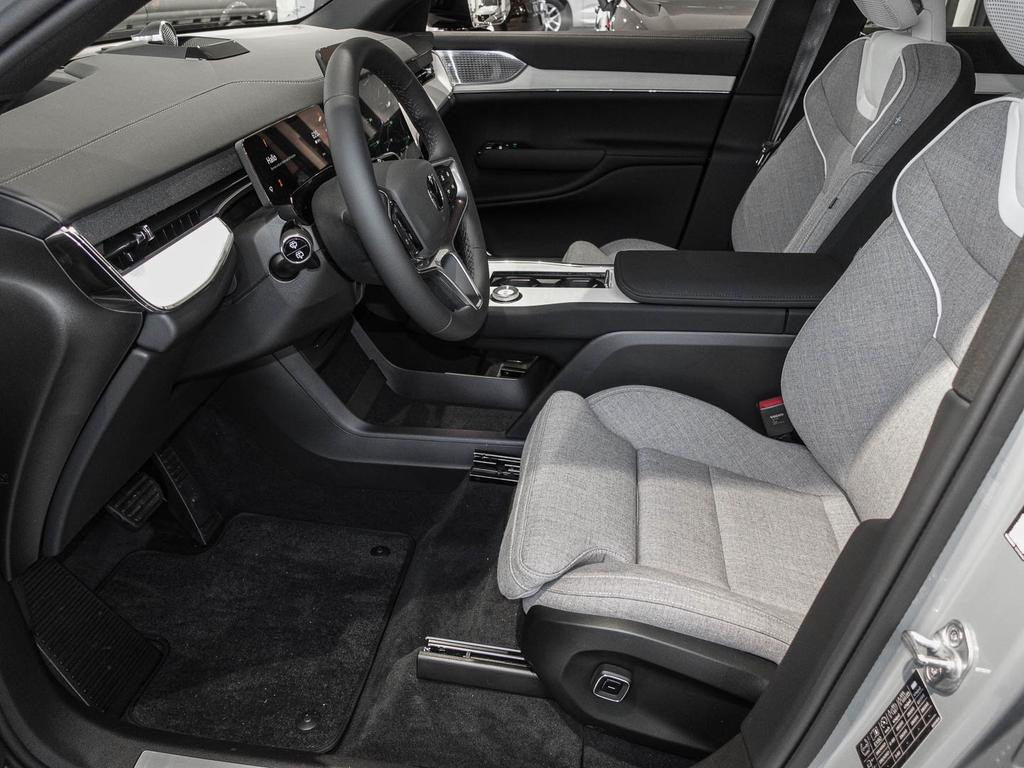 Volvo EX90