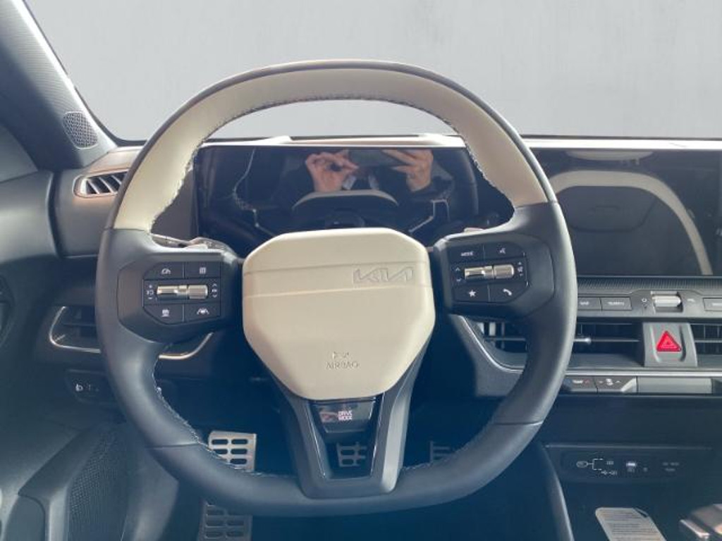 Kia K4