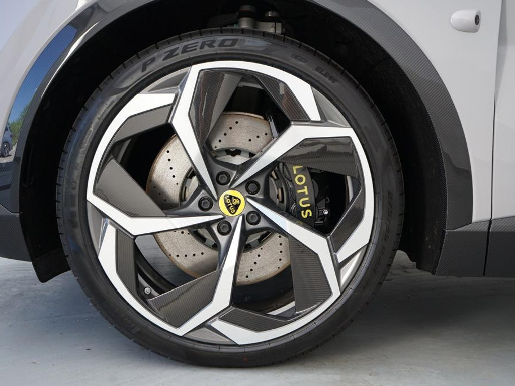 Lotus Eletre