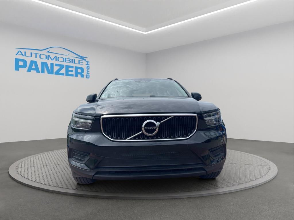 Volvo XC40 Momentum Core