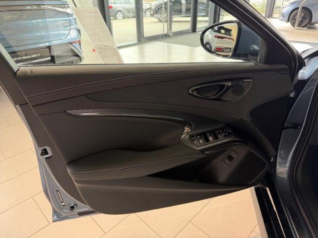 BYD Seal