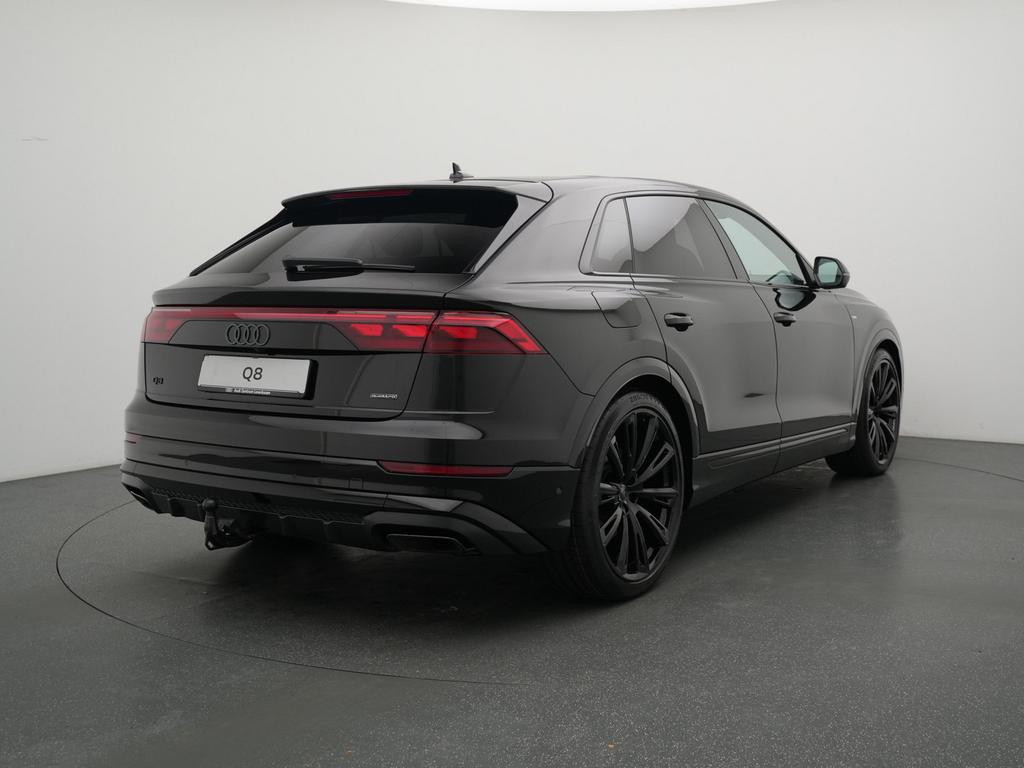 Audi Q8 Business S-Line