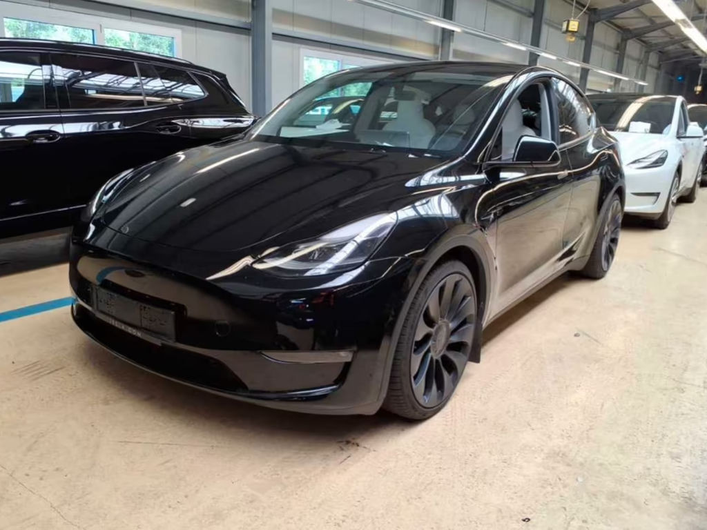 Tesla Model Y Performance Dual Motor AWD