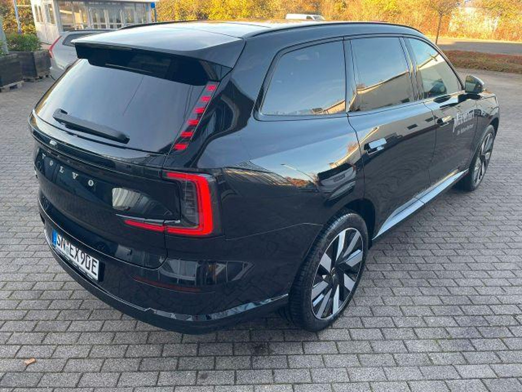 Volvo EX90
