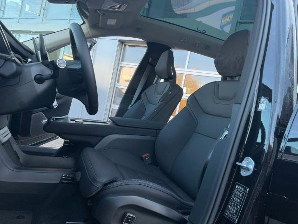 Volvo EX90
