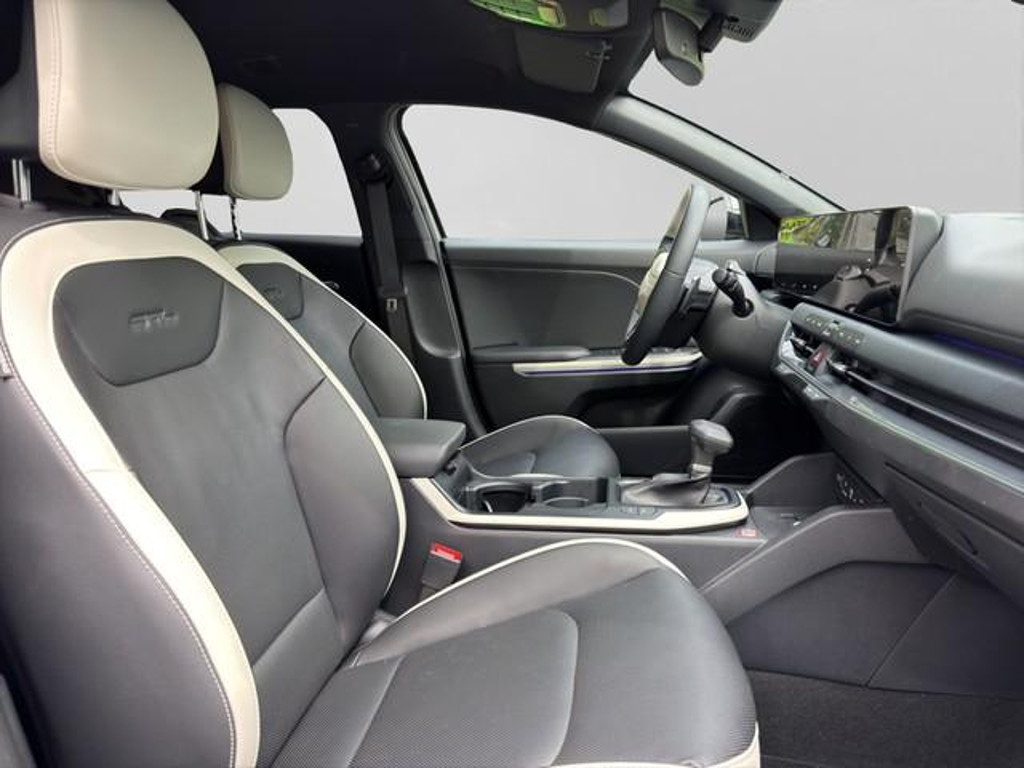 Kia K4