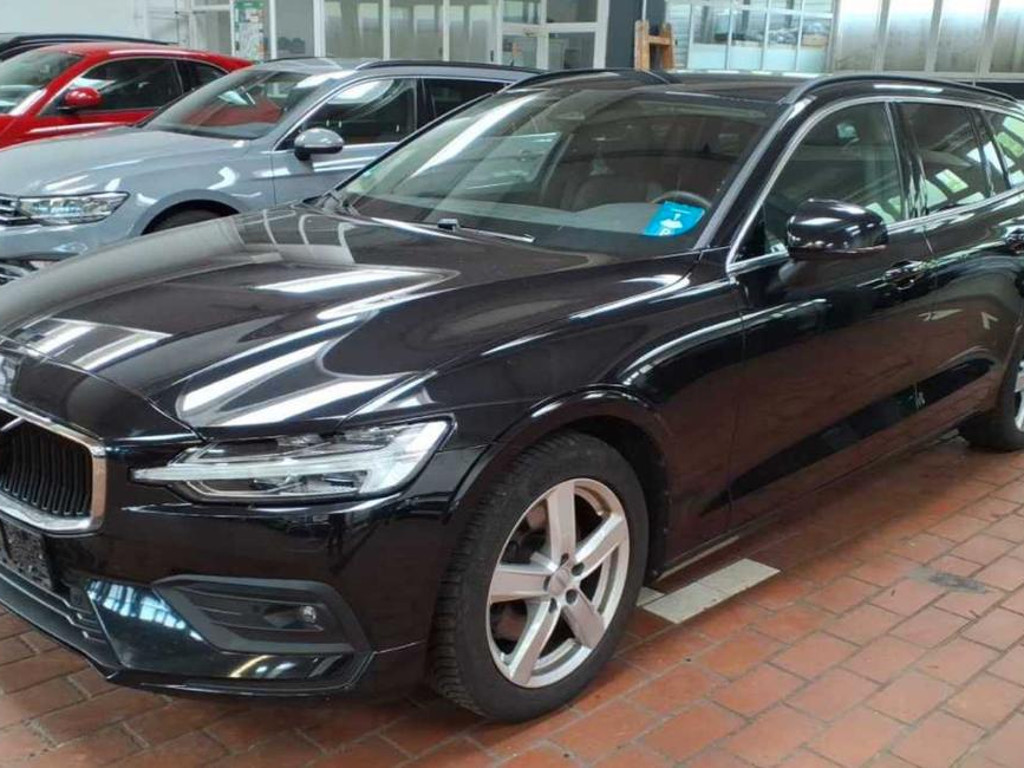 Volvo V60 Momentum Core