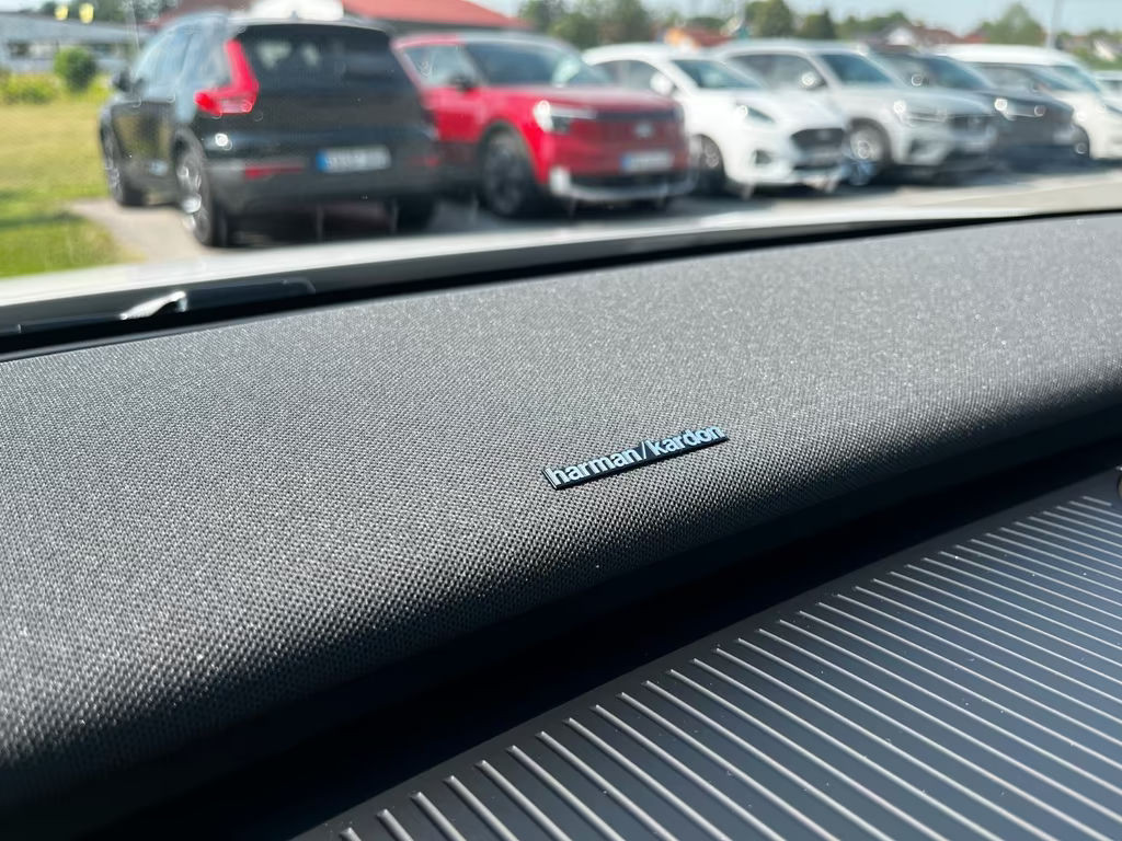 Volvo EX30