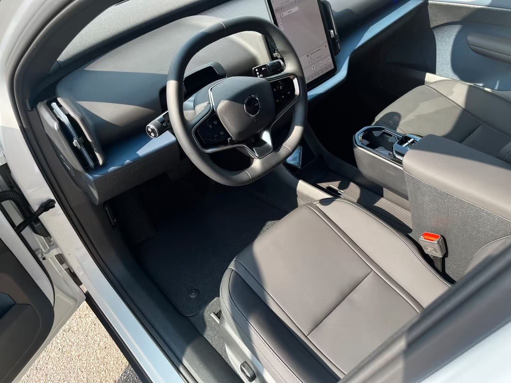 Volvo EX30