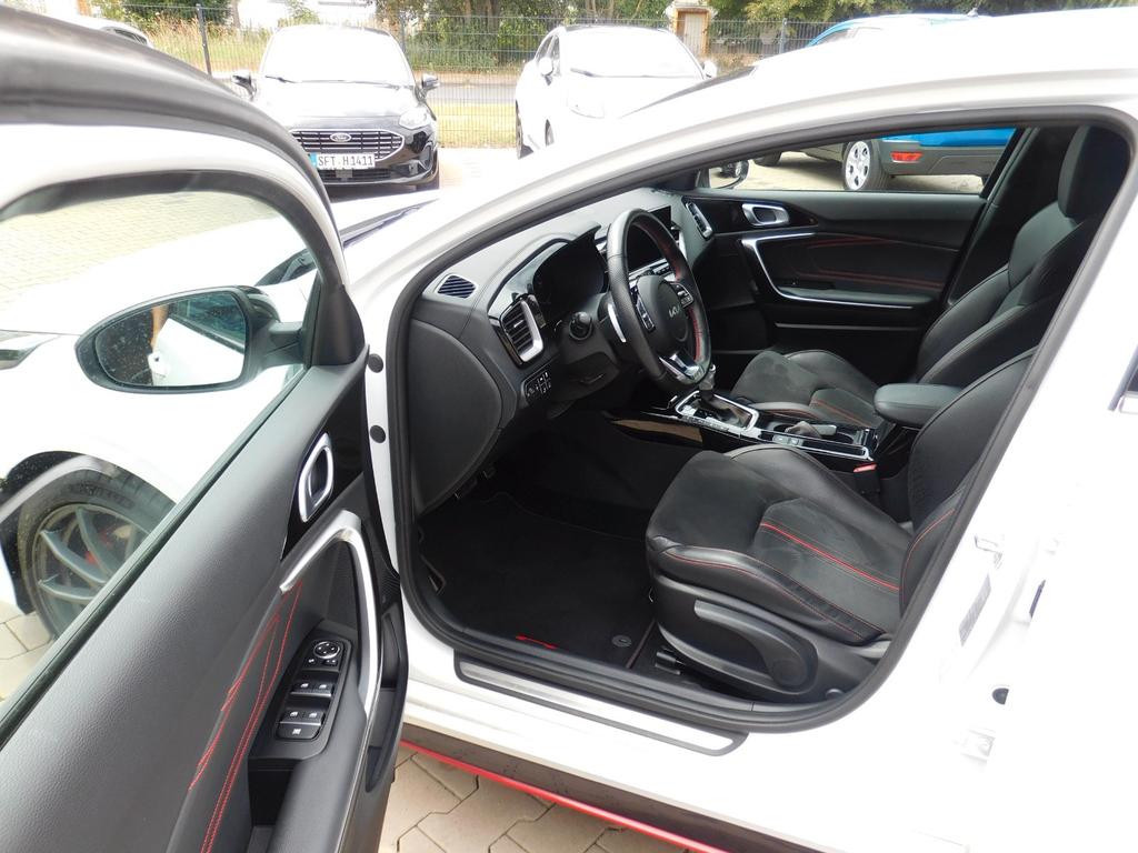 Kia ProCeed