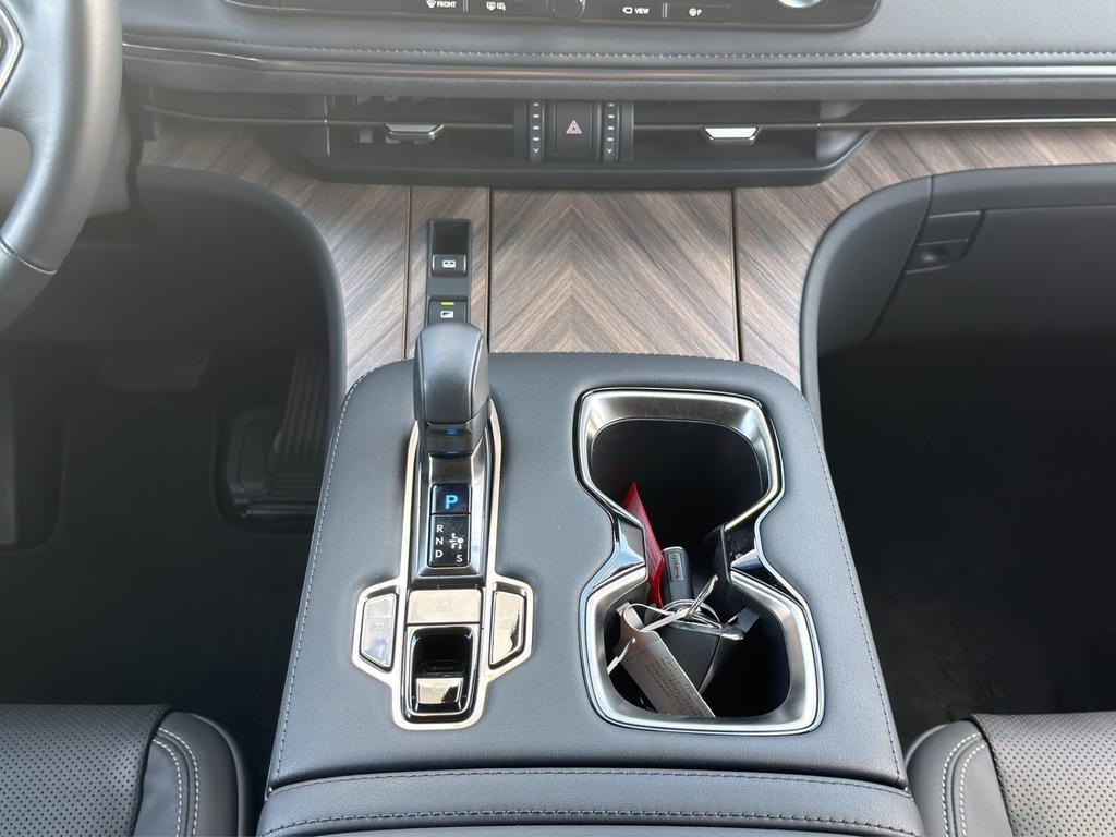 Lexus LM