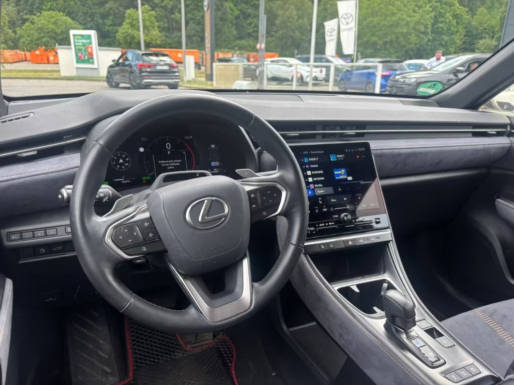 Lexus LBX