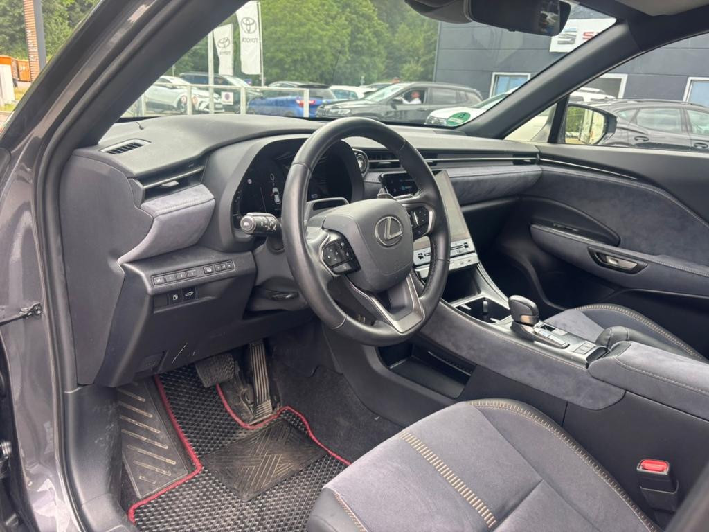 Lexus LBX