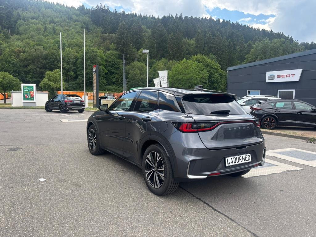 Lexus LBX