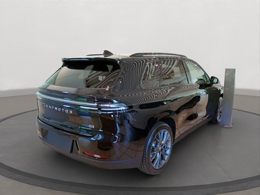Leapmotor C10