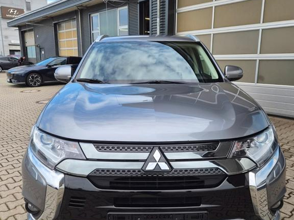 Mitsubishi Outlander PHEV 4WD
