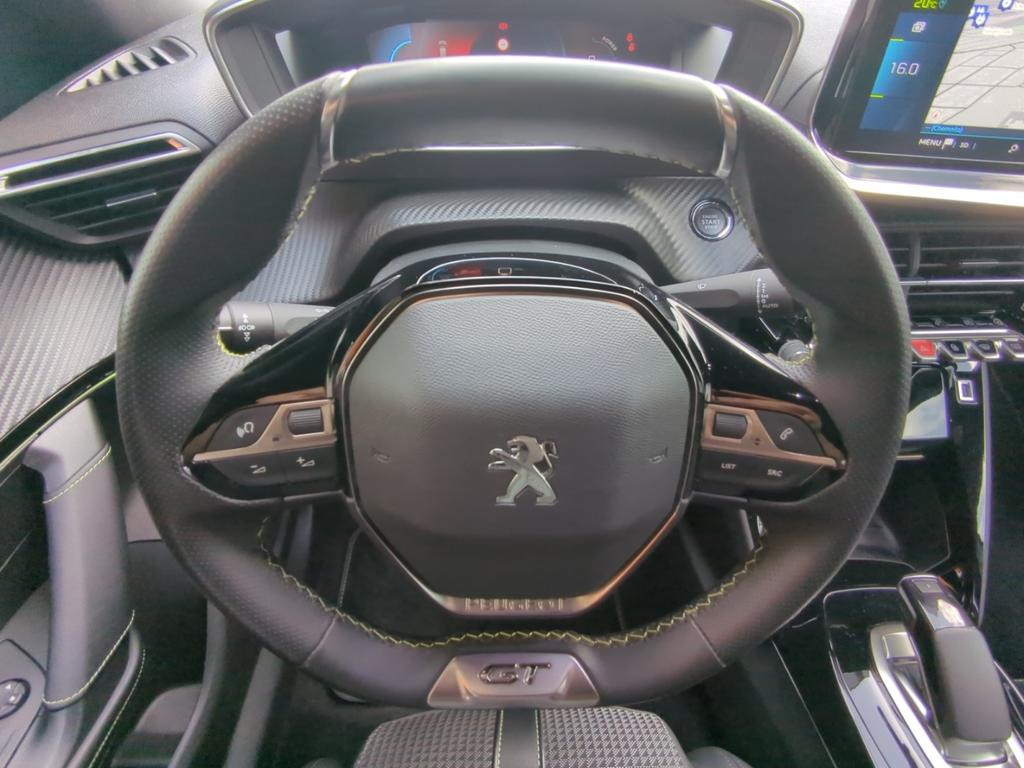 Peugeot e-2008