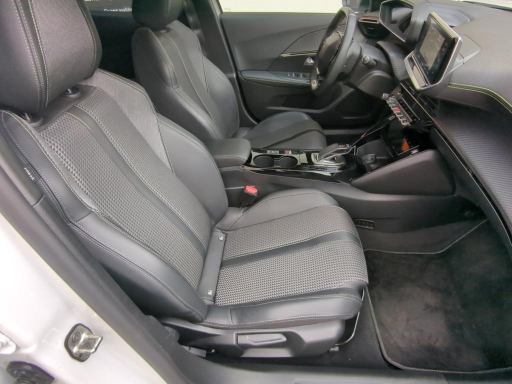 Peugeot e-2008