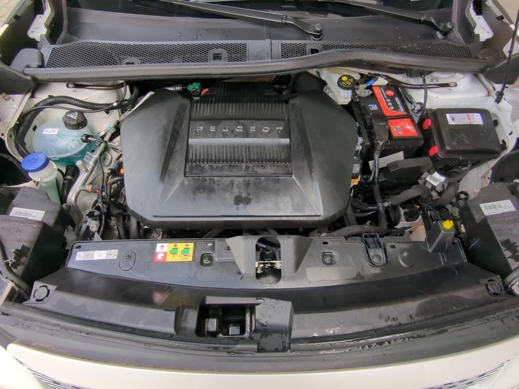 Peugeot e-2008