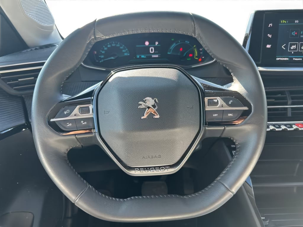 Peugeot e-208