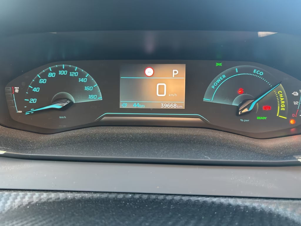 Peugeot e-208