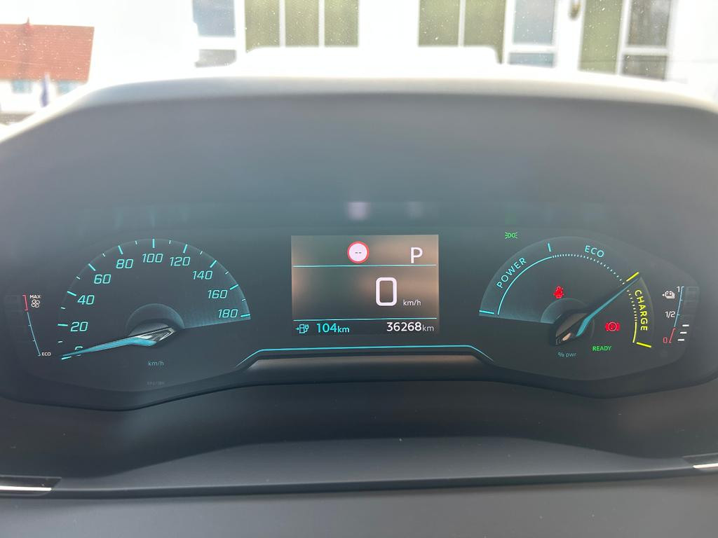 Peugeot e-208