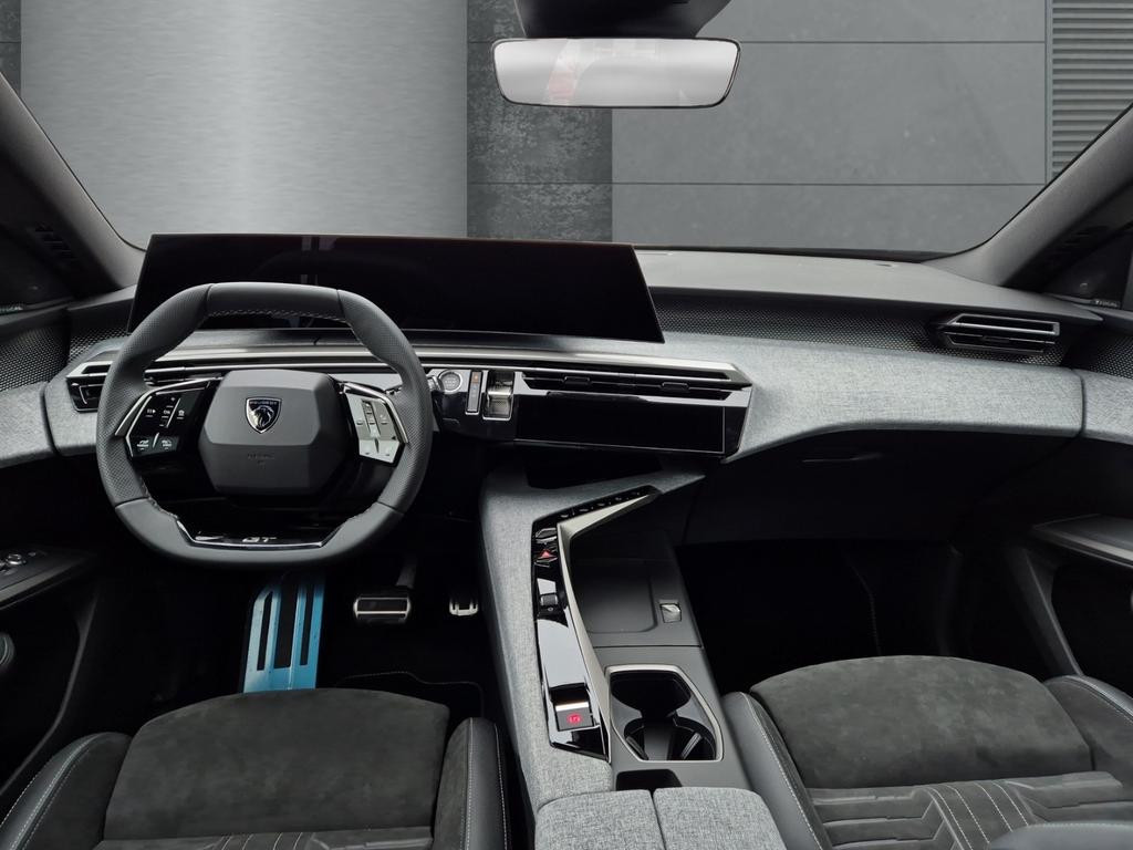 Peugeot E-3008
