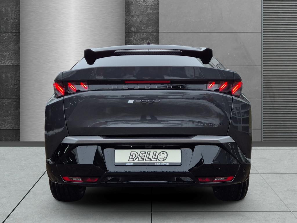 Peugeot E-3008