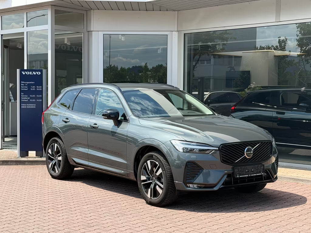 Volvo XC60 AWD Plus Dark