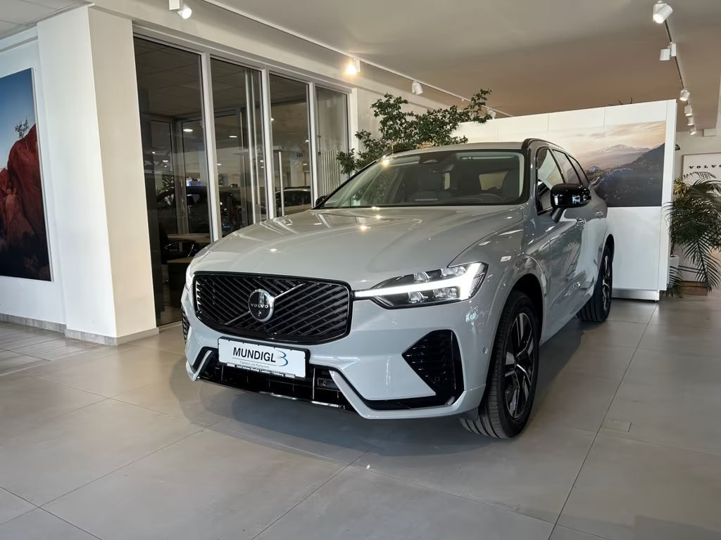 Volvo XC60 AWD Plus Dark