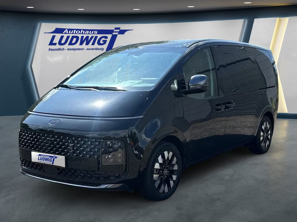 Hyundai Staria Signature