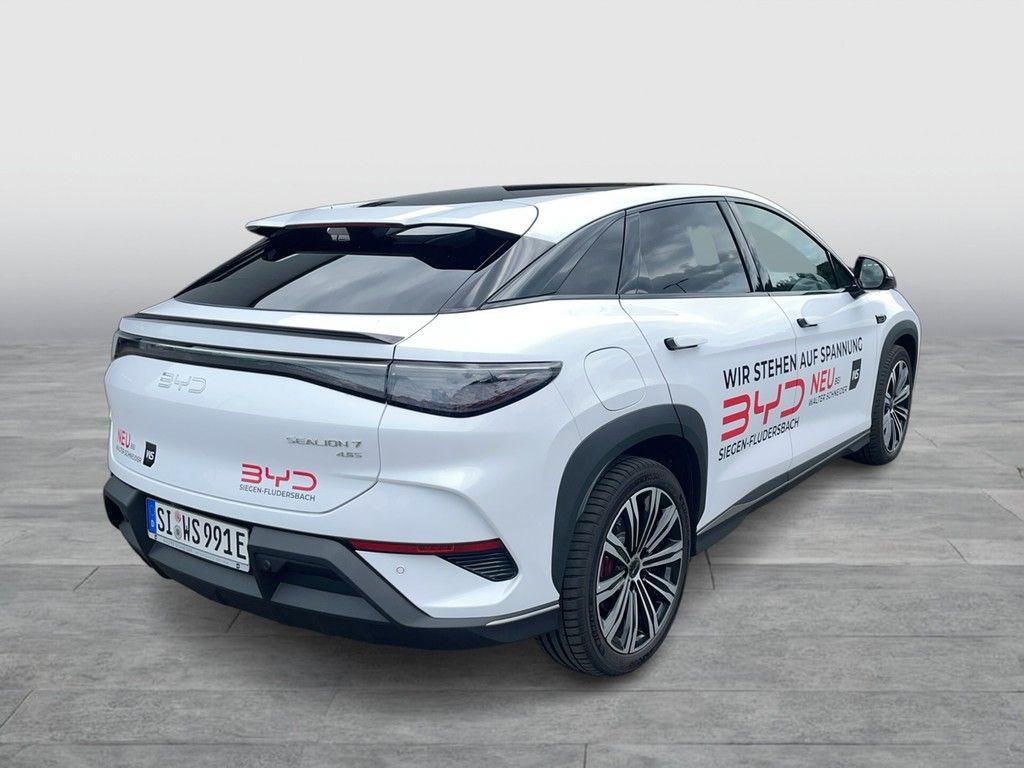 BYD Sealion 7