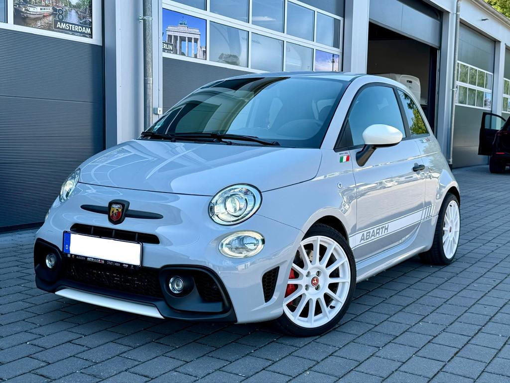 Abarth 595 Essesse CARBON Akrapovic Beats 200PS