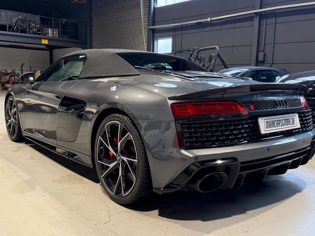 Audi R8
