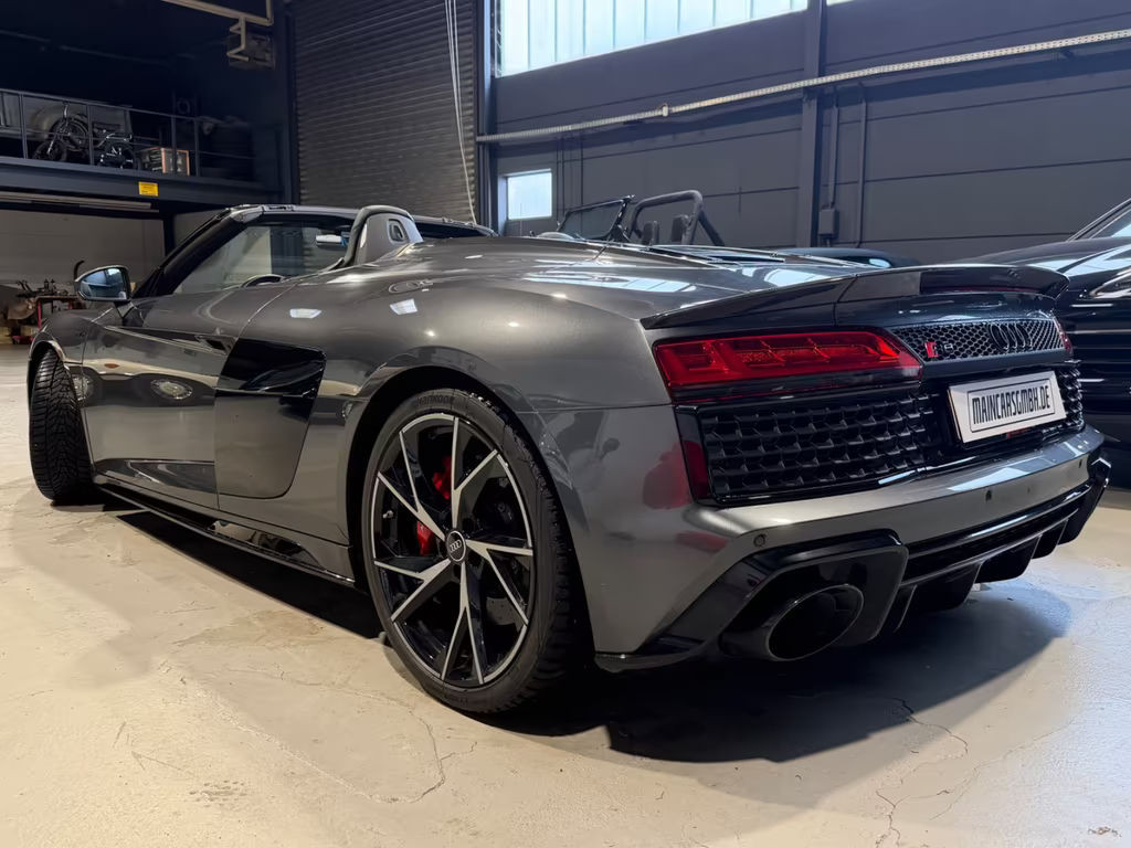 Audi R8