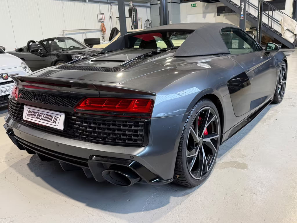 Audi R8