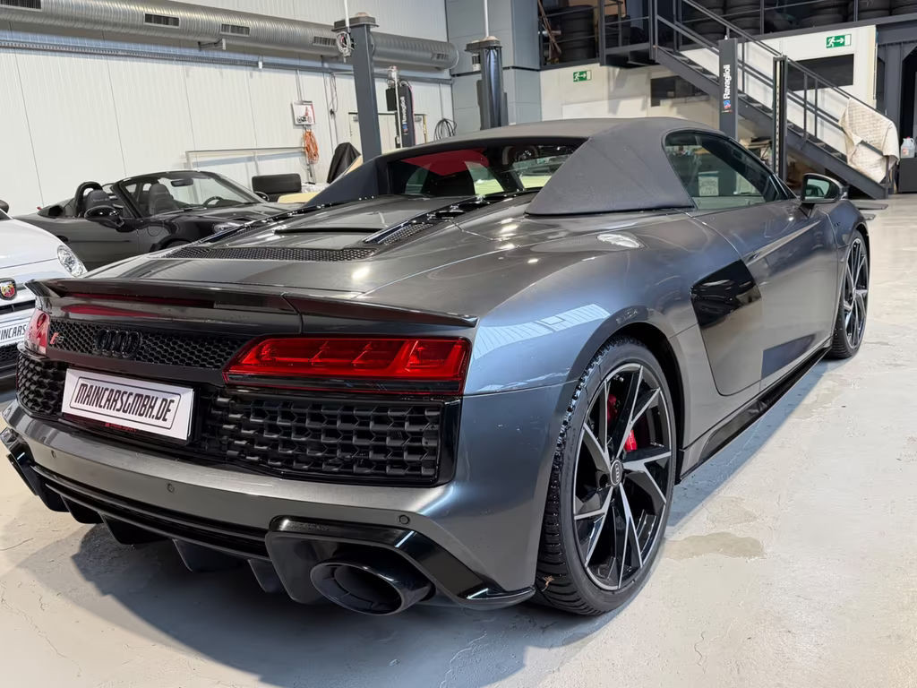 Audi R8