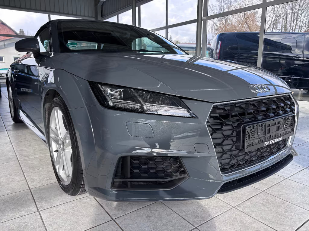 Audi TT Roadster Cabriolet S-Line 40 TFSI