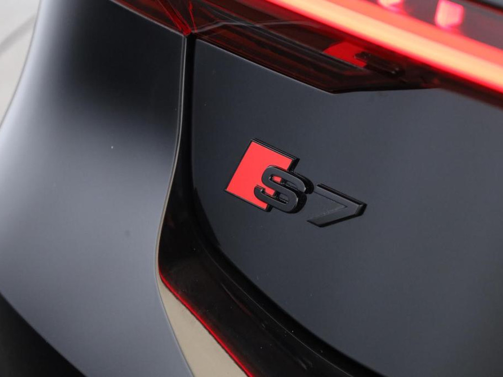 Audi S7
