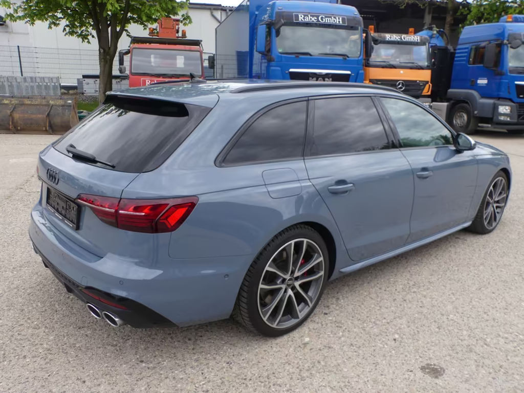 Audi S4