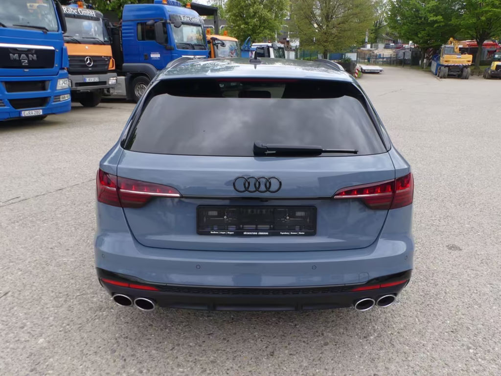 Audi S4