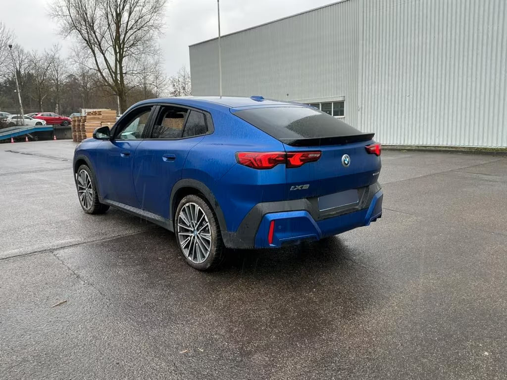 BMW iX2