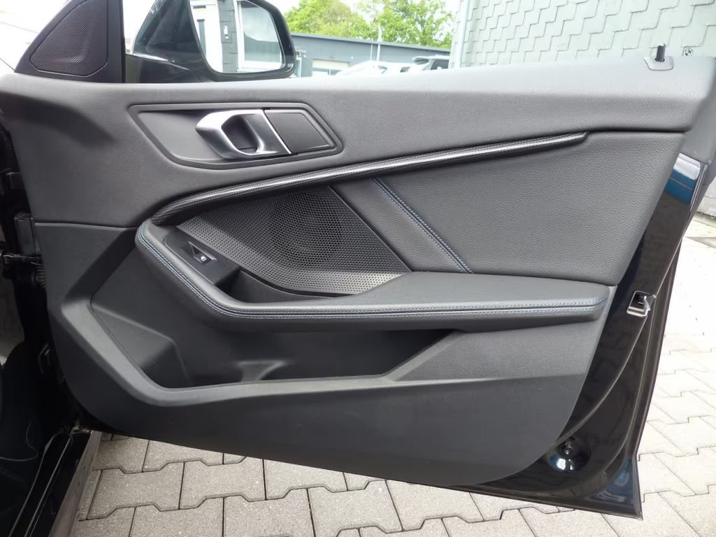 BMW M235