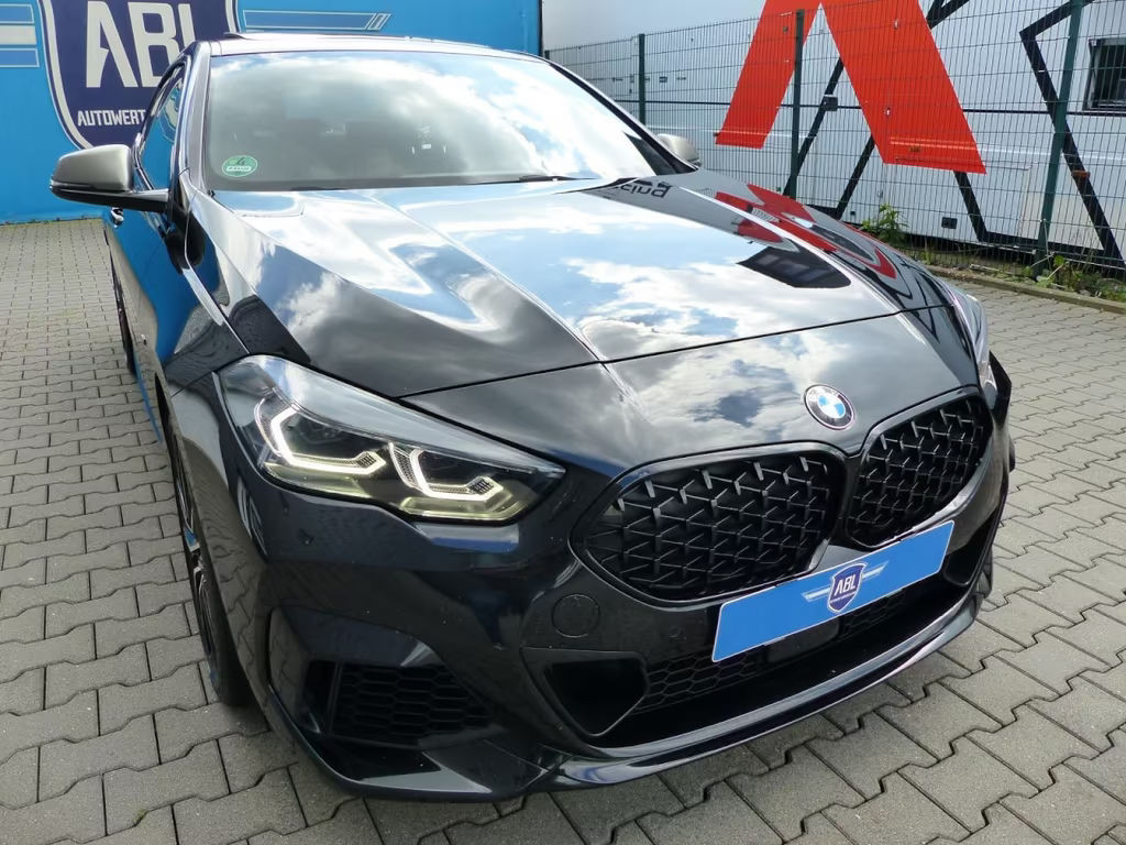 BMW M235