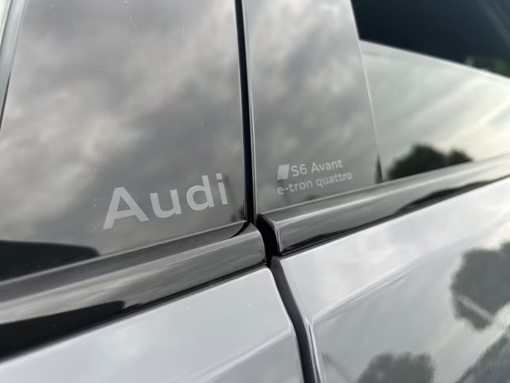 Audi S6 e-tron
