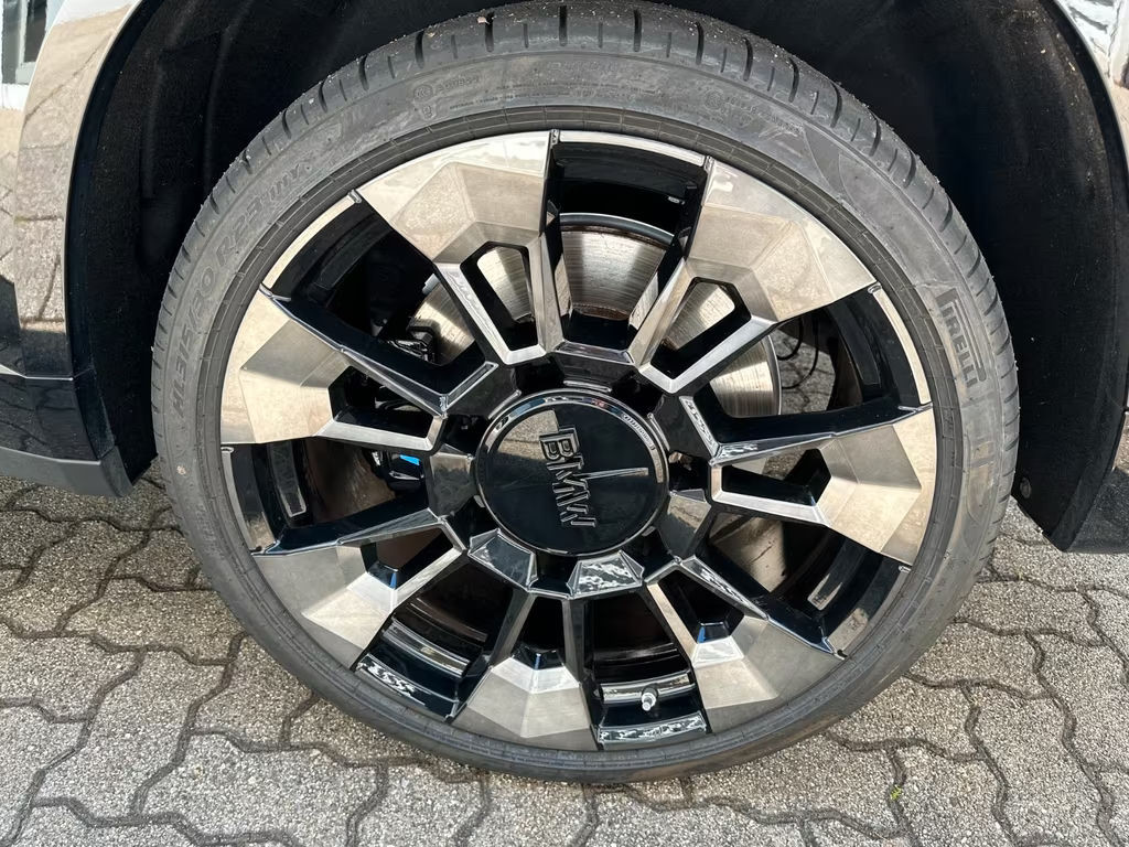 BMW XM